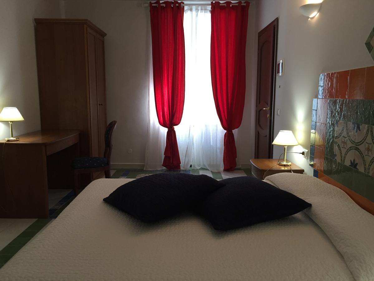 Via Roma 205 Bed & Breakfast ริโอเนโร อิน วุลตูเร ภายนอก รูปภาพ